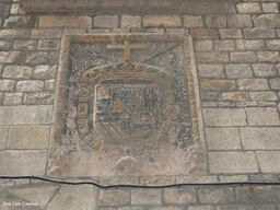 Escudo de la inquisición en el gótico