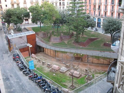 Plaça de la Vila de Madrid / Plaza de Madrid