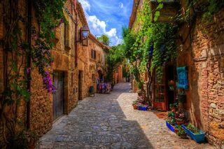 Ruta por los pueblos medievales de Peratallada, Pals y Besalú