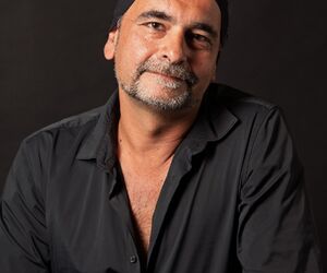 José