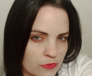 María