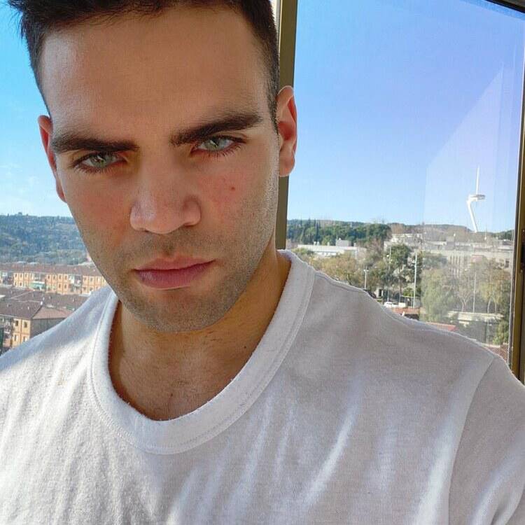 Foto de perfil de Adrian