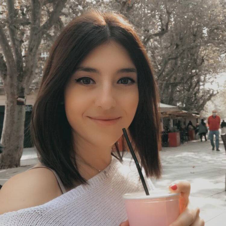 Foto de perfil de Yasmina