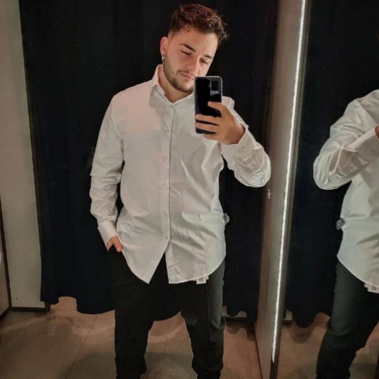 Foto de perfil de Adrian