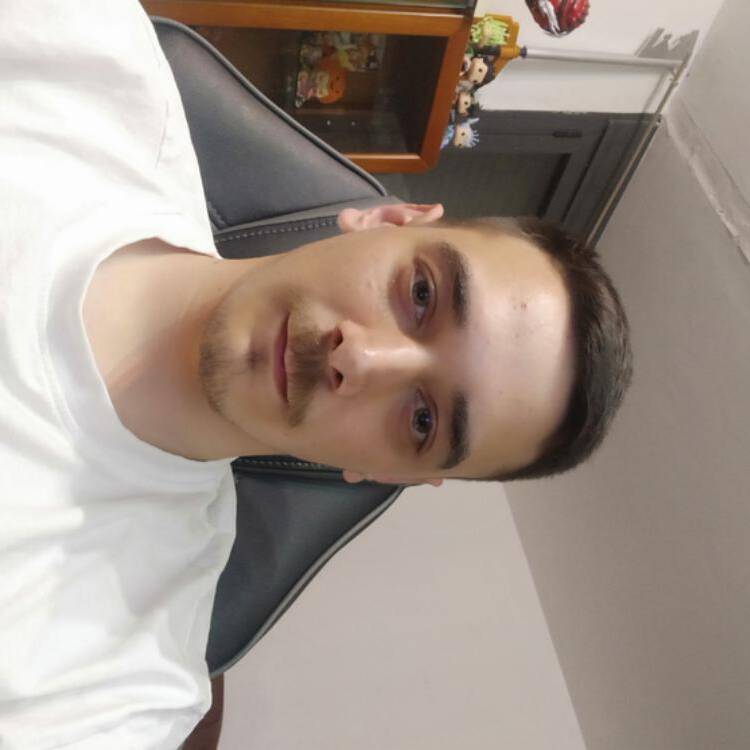Foto de perfil de Adrian