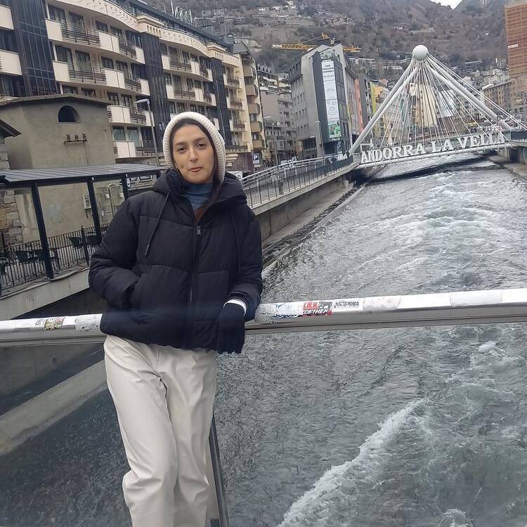 Foto de perfil de Maryam