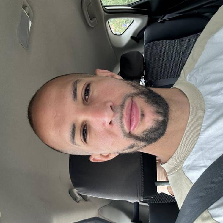 Foto de perfil de OMAR
