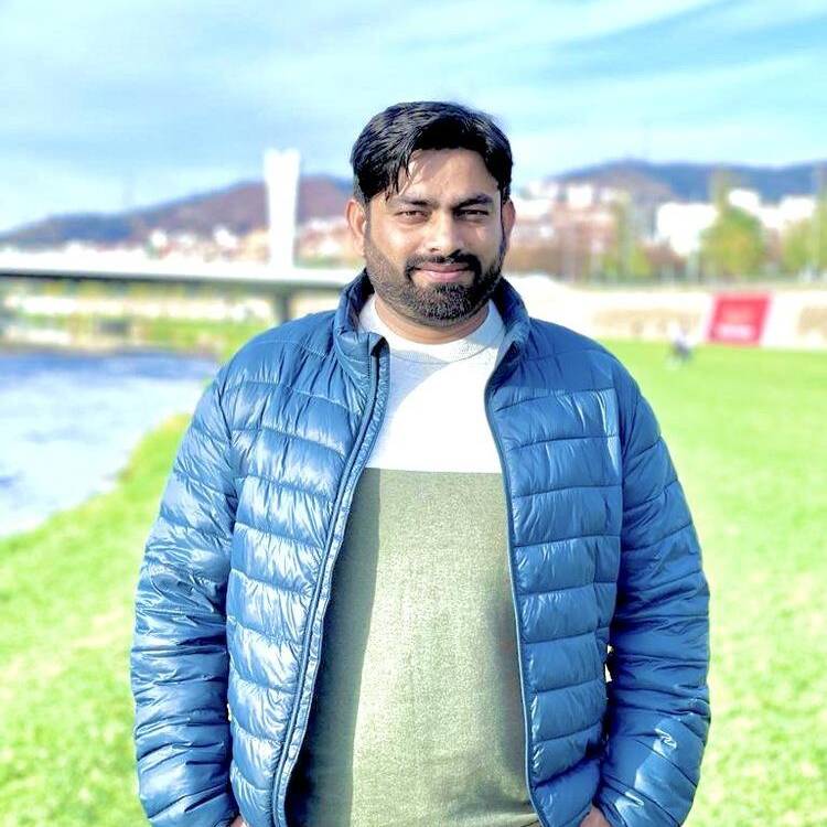 Foto de perfil de Fakhar zaman