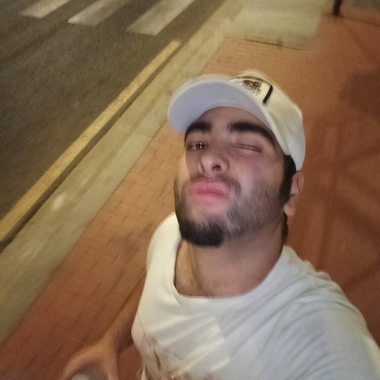 Foto de perfil de Adrian