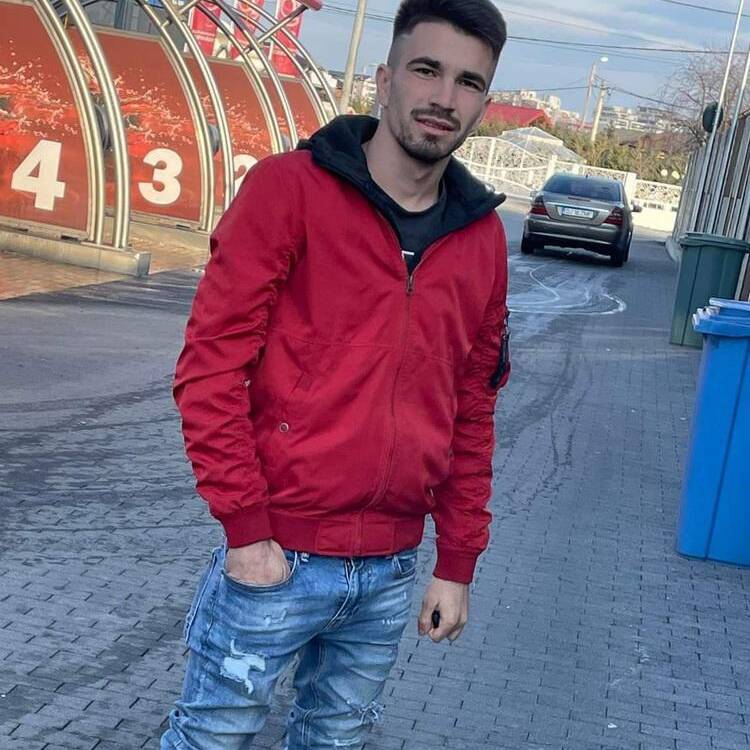 Foto de perfil de Adrian