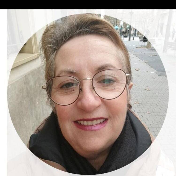Foto de perfil de Maria Carmen