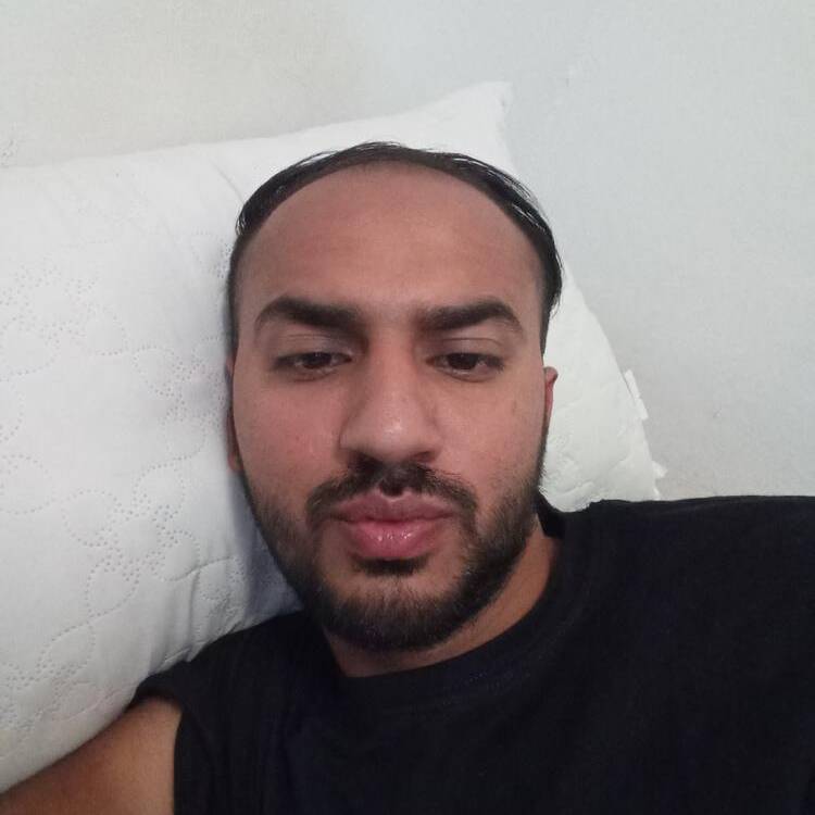 Foto de perfil de Zeeshan