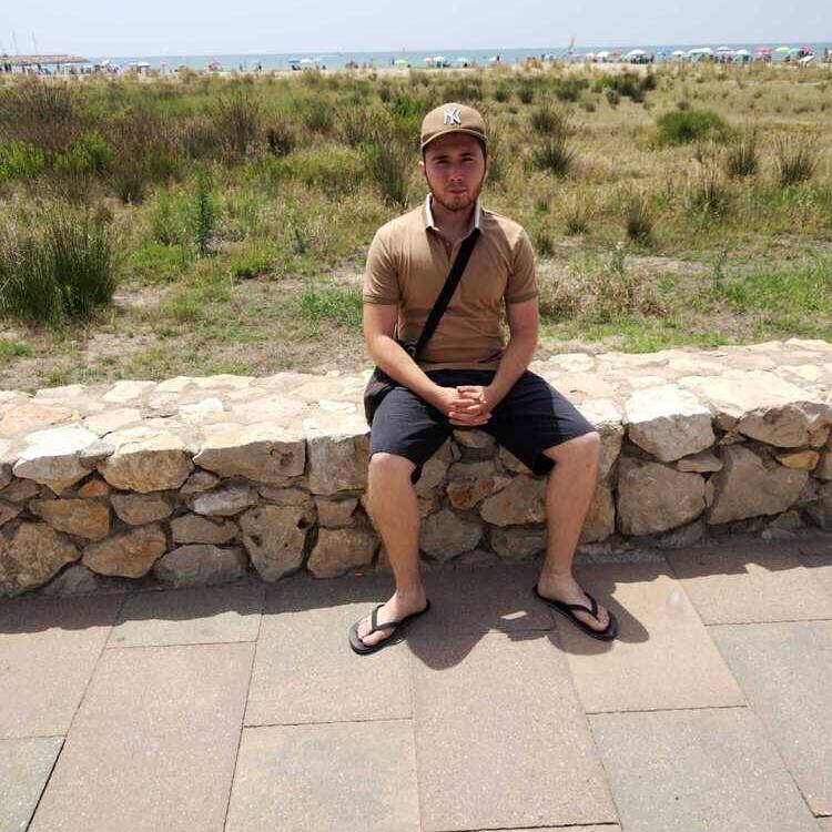 Foto de perfil de Adrian